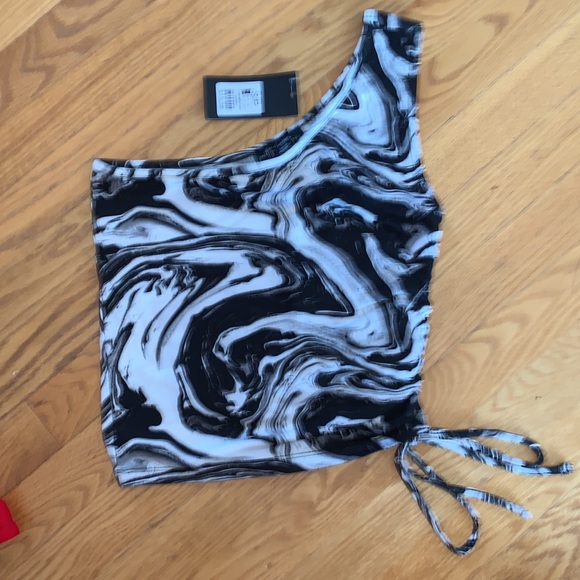 Bundle = Four Tops + Jeans = Great Value! - Picture 7 of 16